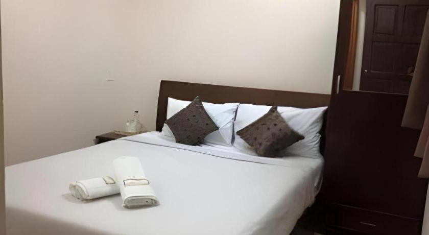 Oyo 90936 Hotel Manjoi Inn อิโปห์ ภายนอก รูปภาพ